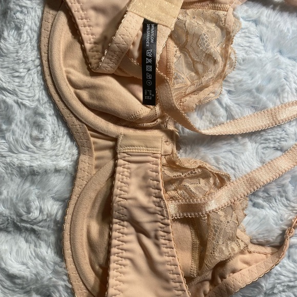 Lace Bra & Underwear 34D - Picture 6 of 7